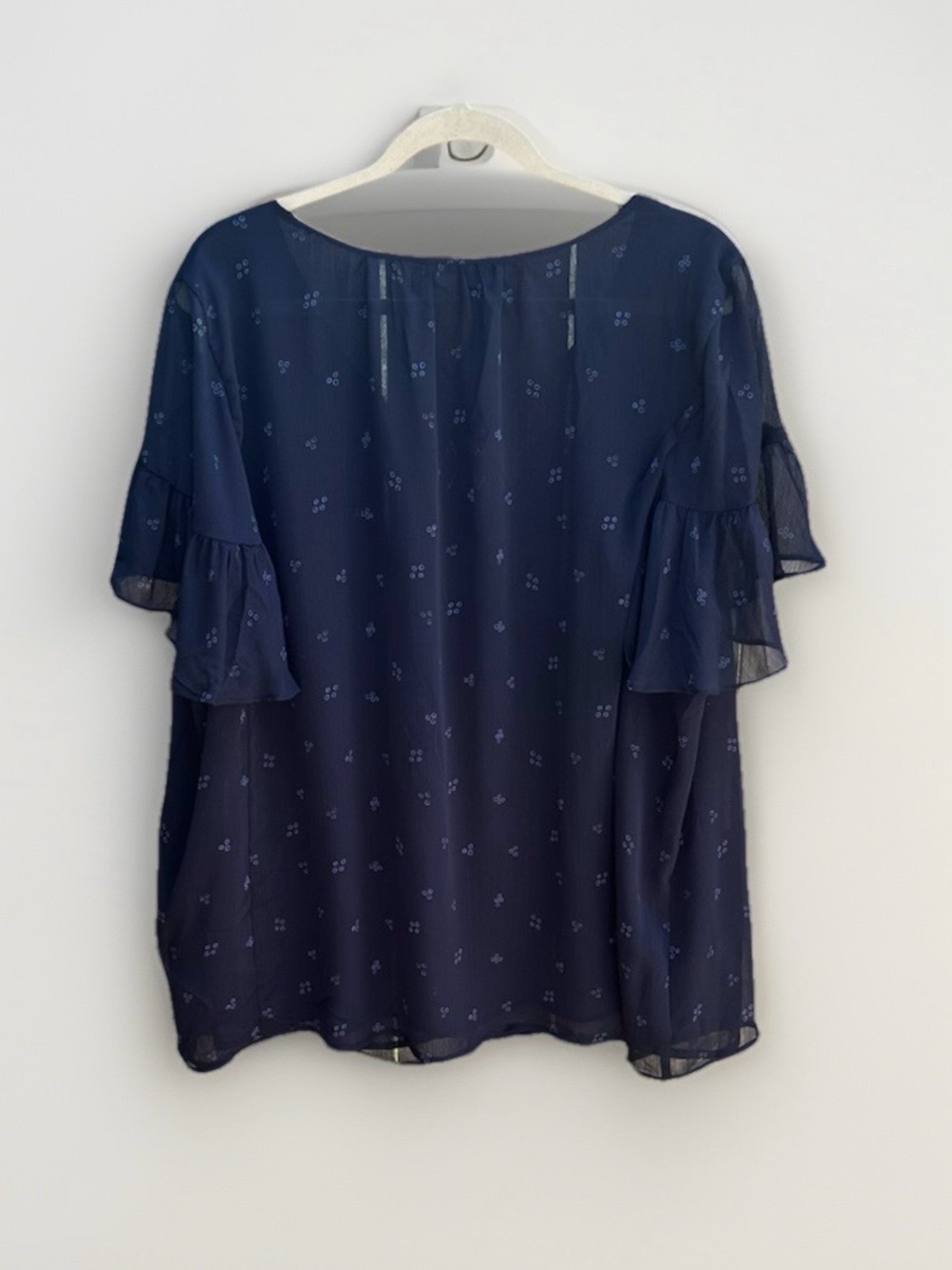 Ava & Viv Navy Floral V-Neck Flutter Sleeve Blouse - Picture 7 of 8